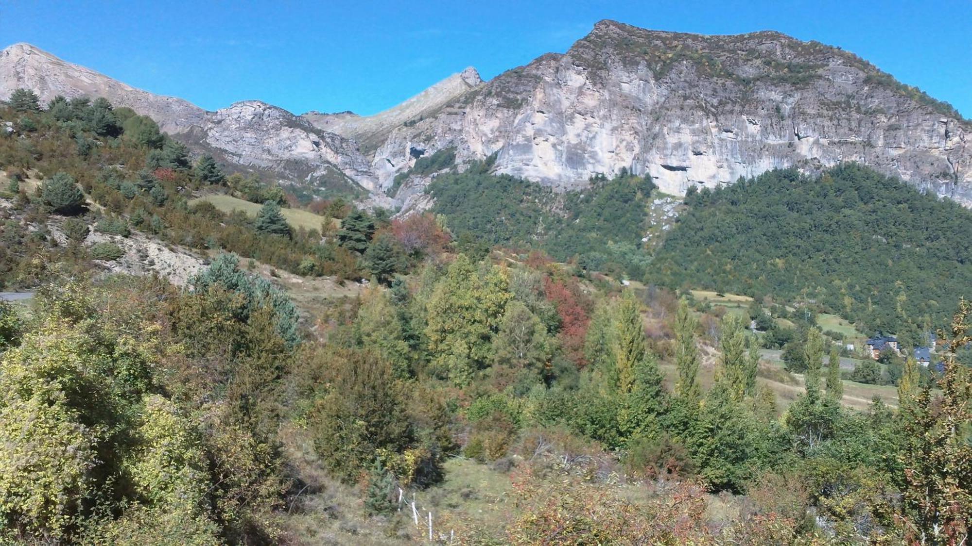 ホテル Abadia Del Pirineo トラマカスティリャ・デ・テナ エクステリア 写真