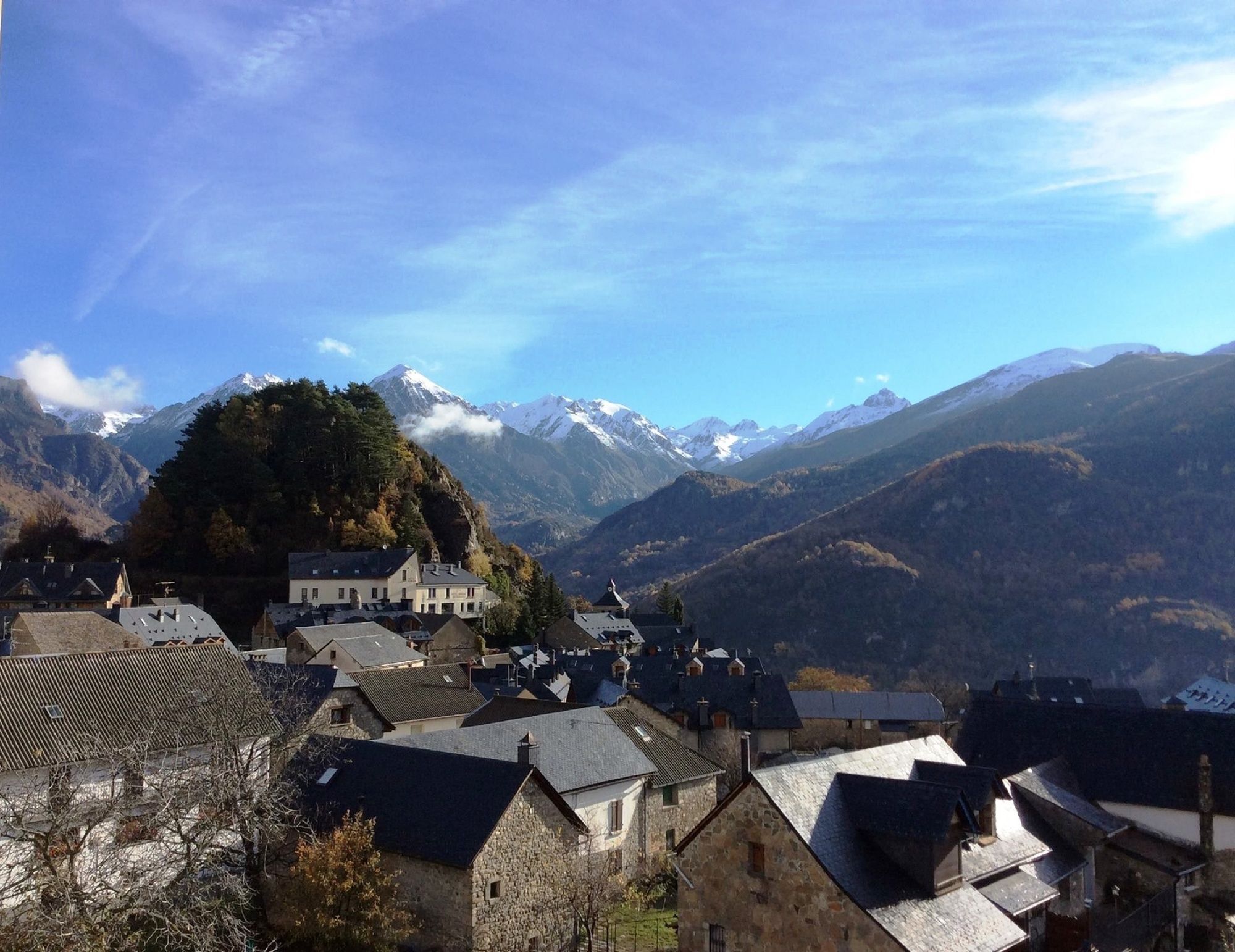 ホテル Abadia Del Pirineo トラマカスティリャ・デ・テナ エクステリア 写真
